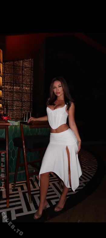Leaked Emiliia ar private photo viral onlyfans