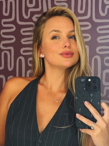 Leaked Emilly schellmann page private photo viral onlyfans