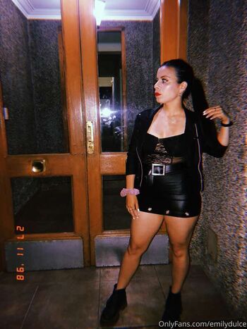 Leaked Emily private photo viral onlyfans