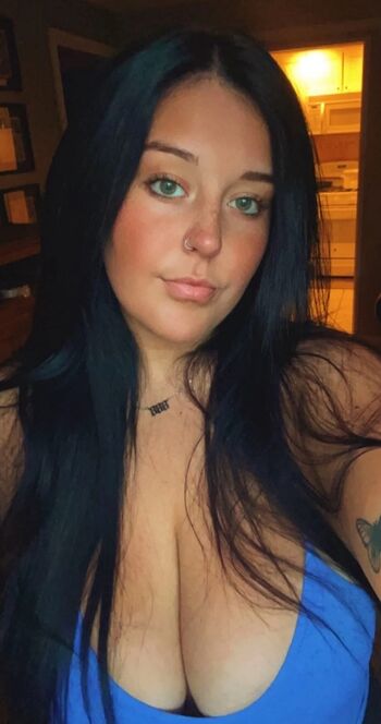 Leaked Emily b private photo viral onlyfans