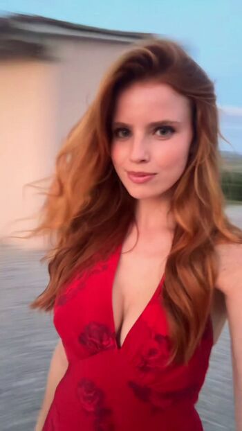 Leaked Emily deyt aysage private photo viral onlyfans