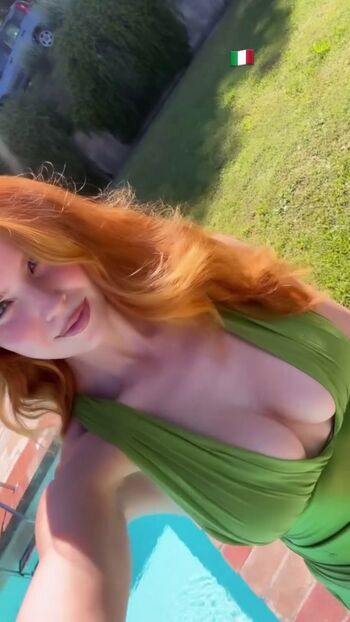 Leaked Emily deyt aysage private photo viral onlyfans
