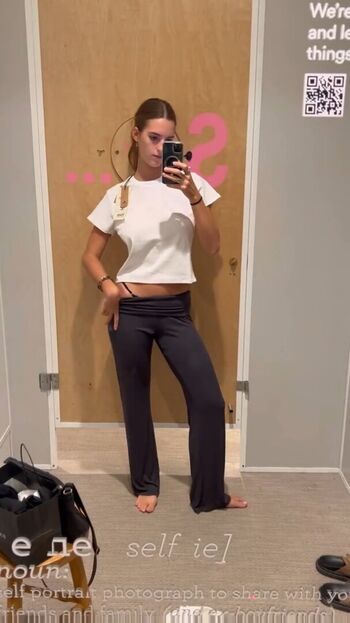 Leaked Emily feld  page private photo viral onlyfans