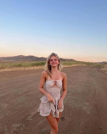 Leaked Emily kelavos private photo viral onlyfans