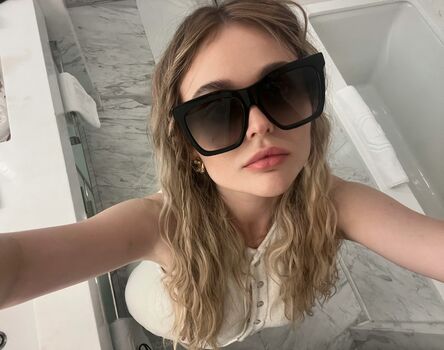 Leaked Emily lind private photo viral onlyfans
