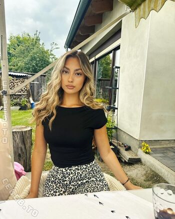 Leaked Emily mhl private photo viral onlyfans