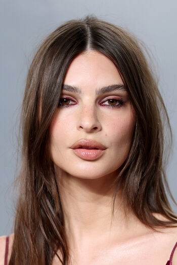 Emily Ratajkowski