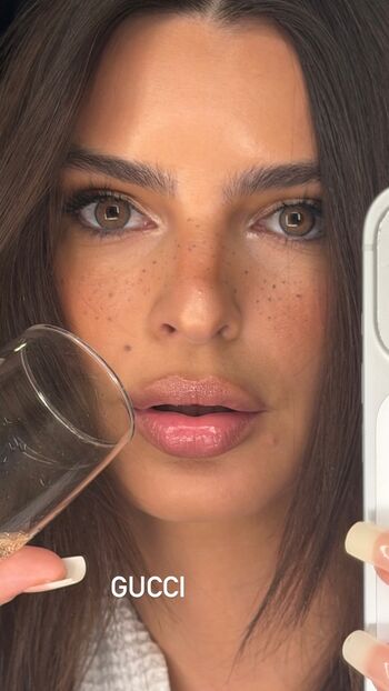 Leaked Emily ratajkowski private photo viral onlyfans