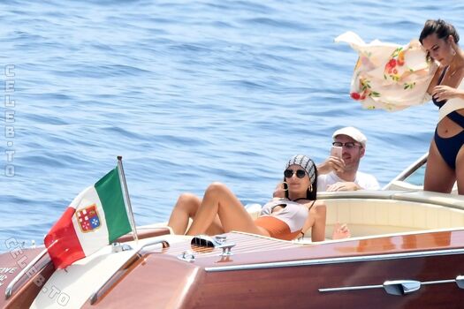 Leaked Emily ratajkowski private photo viral onlyfans