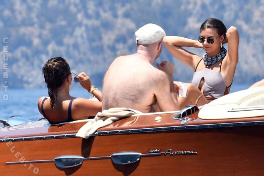 Leaked Emily ratajkowski private photo viral onlyfans