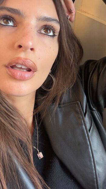 Emily Ratajkowski