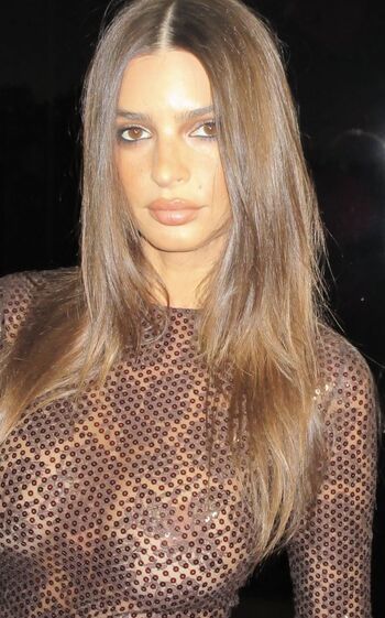 Emily Ratajkowski