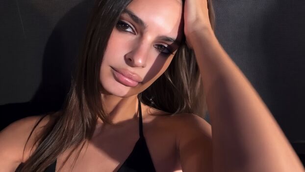 Emily Ratajkowski