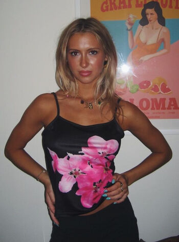 Leaked Emily roman page private photo viral onlyfans