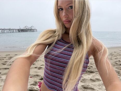Leaked Emily roman private photo viral onlyfans