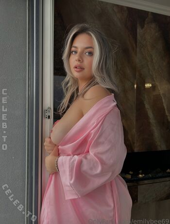 Leaked Emilybee page private photo viral onlyfans