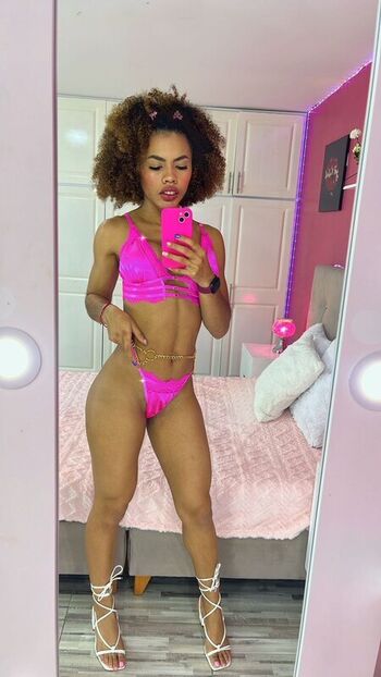 Leaked Emilycoast private photo viral onlyfans
