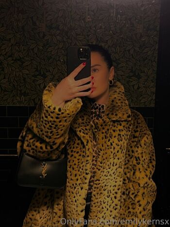 Leaked Emilykernsx private photo viral onlyfans