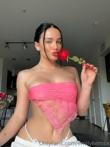 emilykernsx