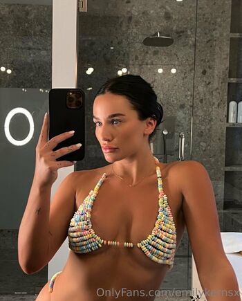 Leaked Emilykernsx private photo viral onlyfans