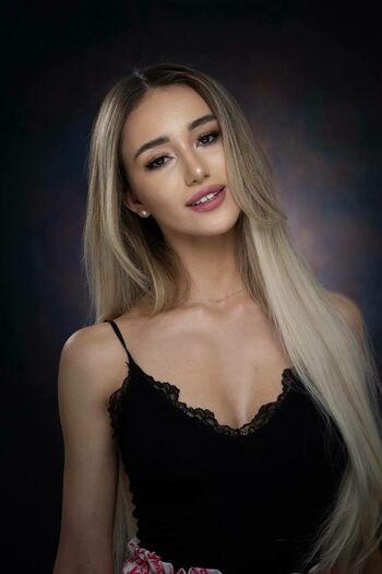 Leaked Emilyraymont private photo viral onlyfans