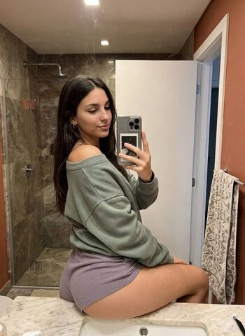 Emilysal26