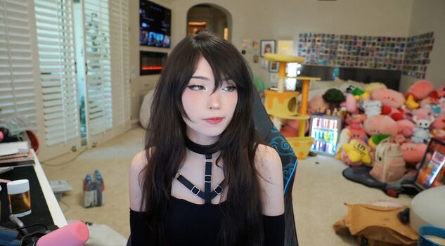 Leaked Emiru  page private photo viral onlyfans