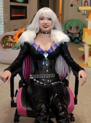 Leaked Emiru  page private photo viral onlyfans