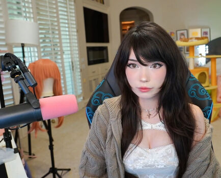 Leaked Emiru  page private photo viral onlyfans