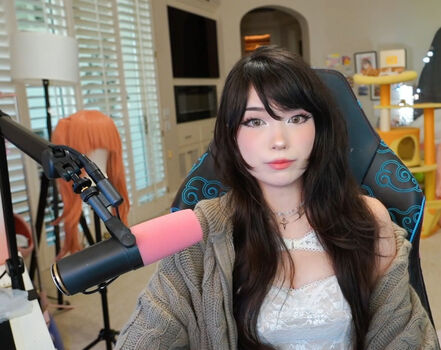 Leaked Emiru  page private photo viral onlyfans