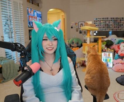 Leaked Emiru  page private photo viral onlyfans