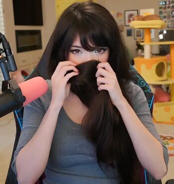 Leaked Emiru  page private photo viral onlyfans