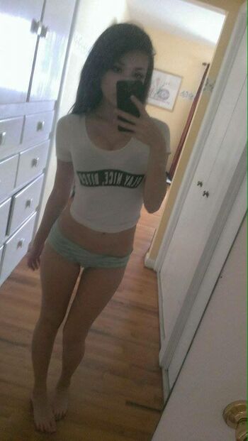 Leaked Emiru  page private photo viral onlyfans