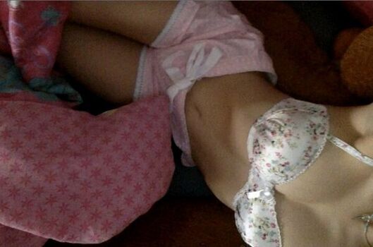 Leaked Emiru  page private photo viral onlyfans