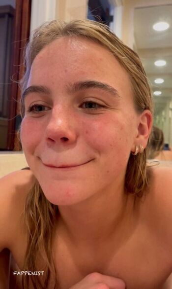 Leaked Emma brook private photo viral onlyfans