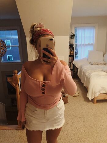 Leaked Emma burzynski page private photo viral onlyfans