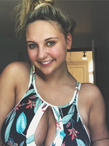 Leaked Emma burzynski private photo viral onlyfans