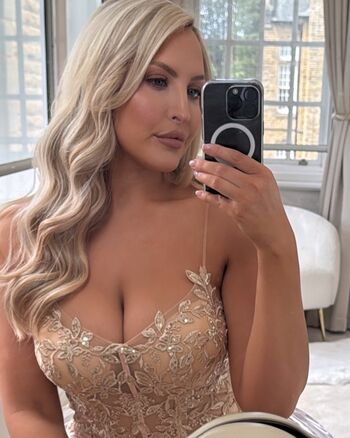 Leaked Emma louise jones private photo viral onlyfans
