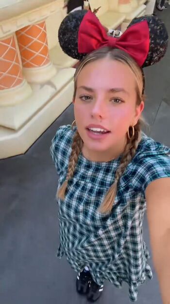 Leaked Emmi butler page private photo viral onlyfans