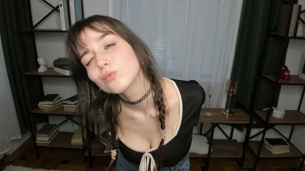 emmie_mavel