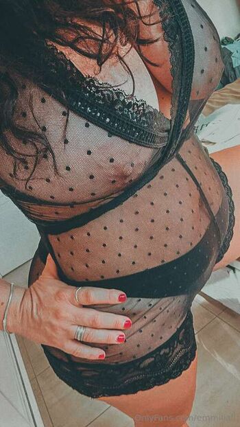 Leaked Emmiliall private photo viral onlyfans