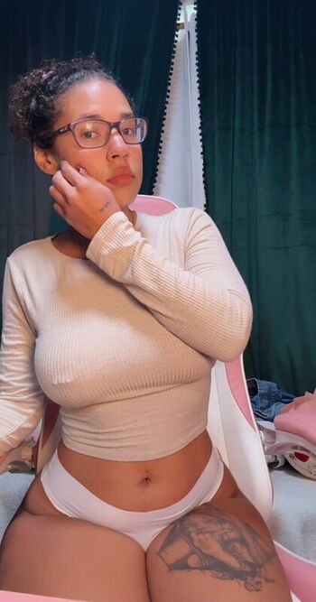 Leaked Emmy steele private photo viral onlyfans