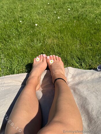 Leaked Emmysfeetandsocks page private photo viral onlyfans