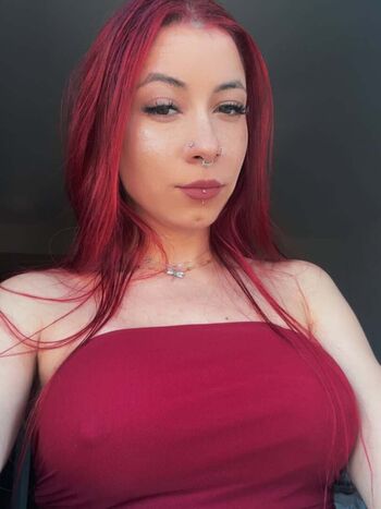 Leaked Emnie thug private photo viral onlyfans