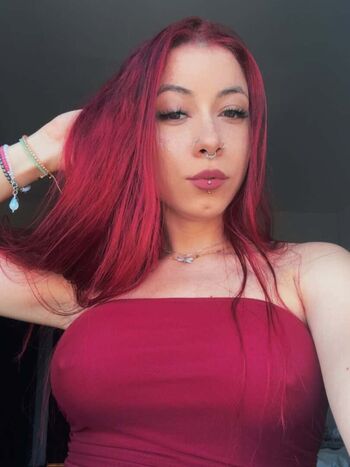 Leaked Emnie thug private photo viral onlyfans