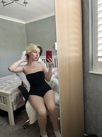 Leaked Emzeeni page private photo viral onlyfans