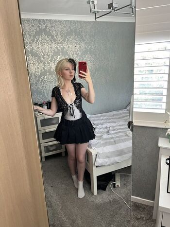 Leaked Emzeeni page private photo viral onlyfans