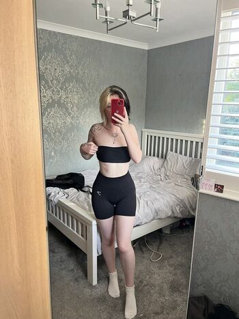 Leaked Emzeeni page private photo viral onlyfans