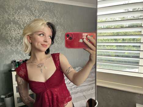 Leaked Emzeeni page private photo viral onlyfans