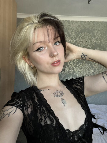 Leaked Emzeeni private photo viral onlyfans